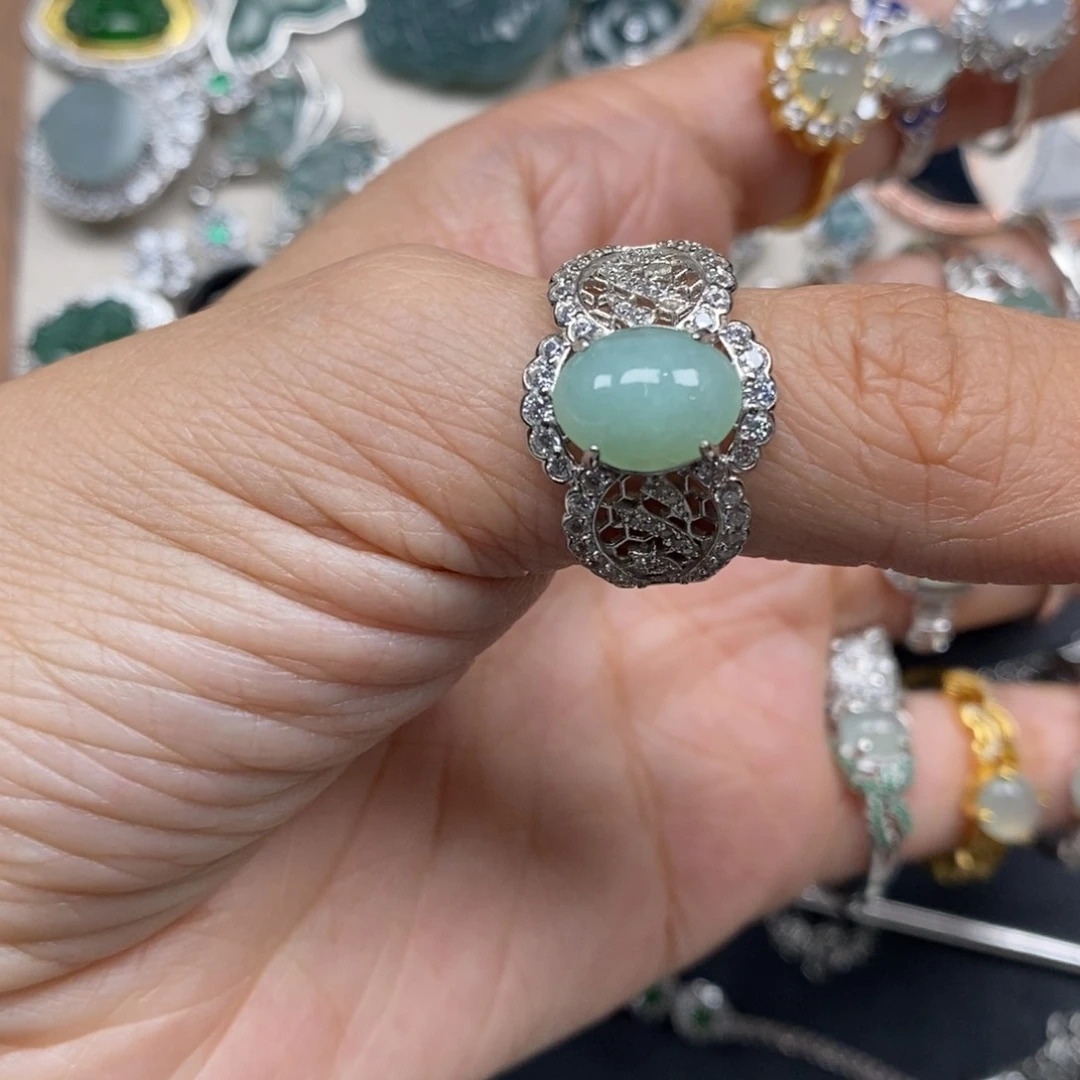 翡翠颈饰未镶嵌W****r翡翠