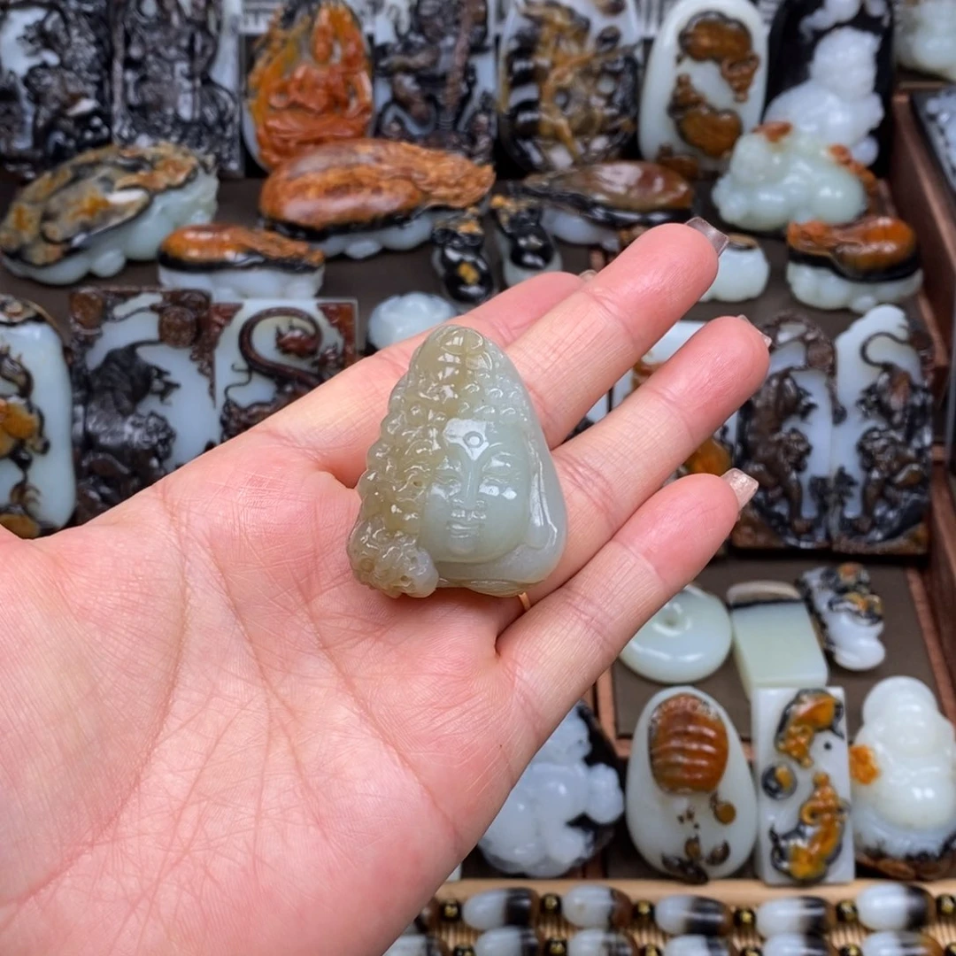 颈饰未镶嵌和田玉