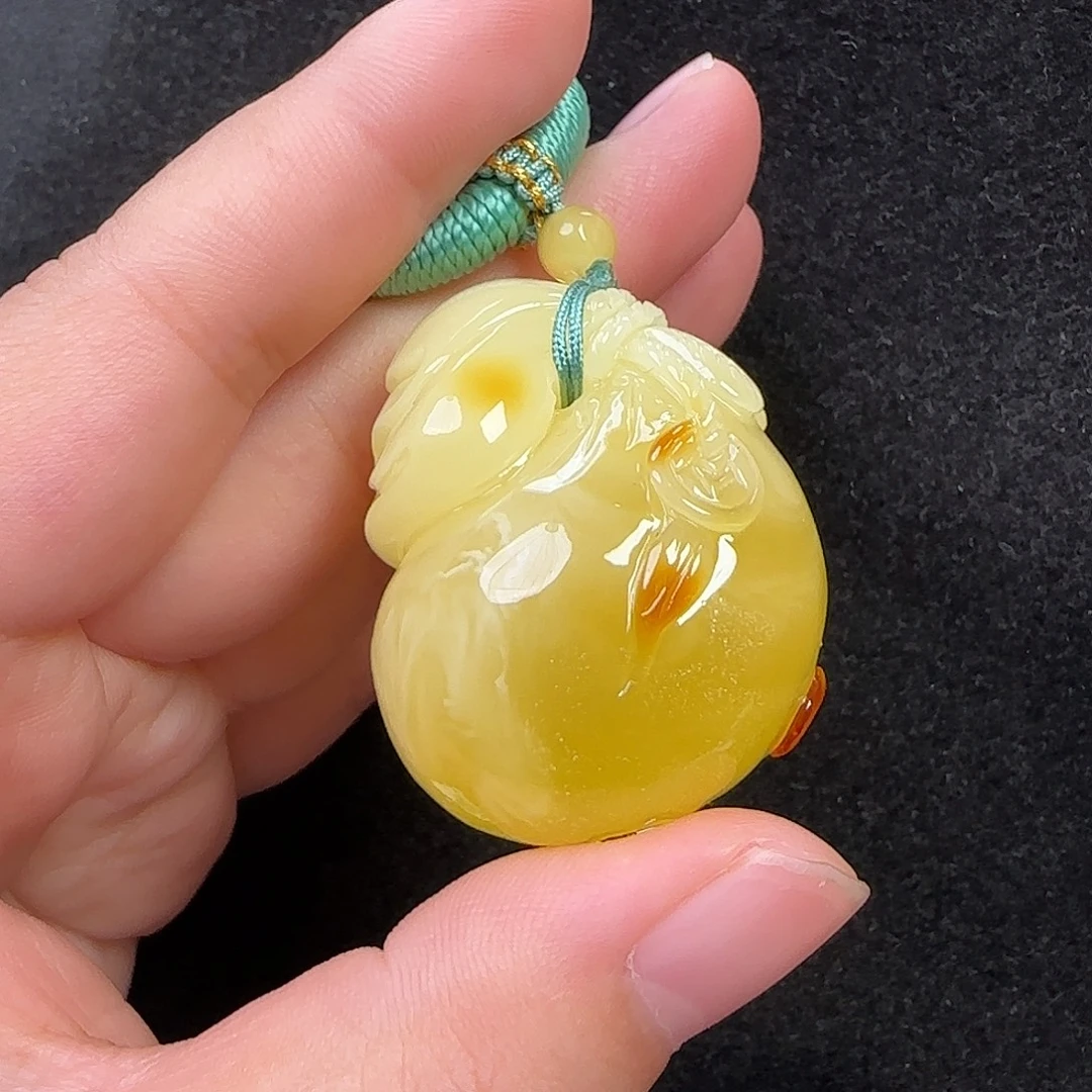 蜜蜡未镶嵌珠宝奇石