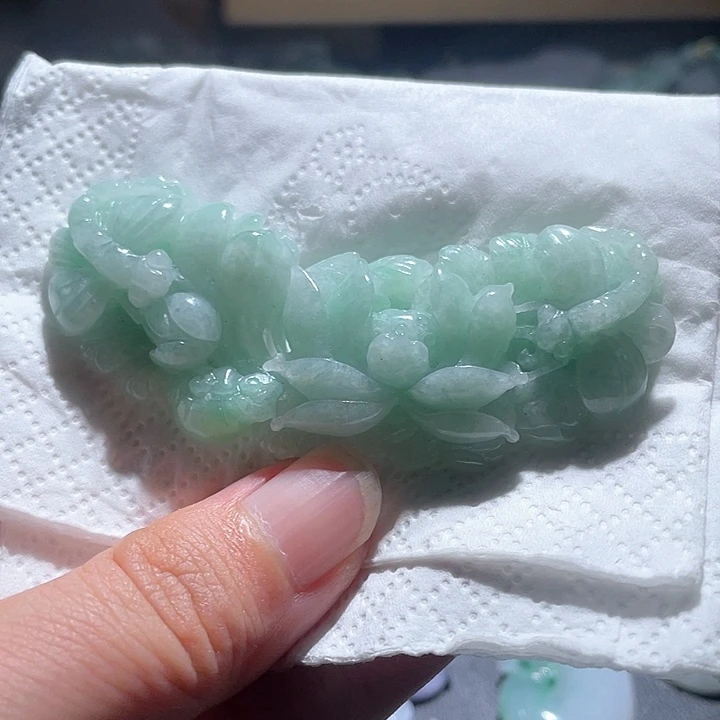 翡翠未镶嵌颈饰天