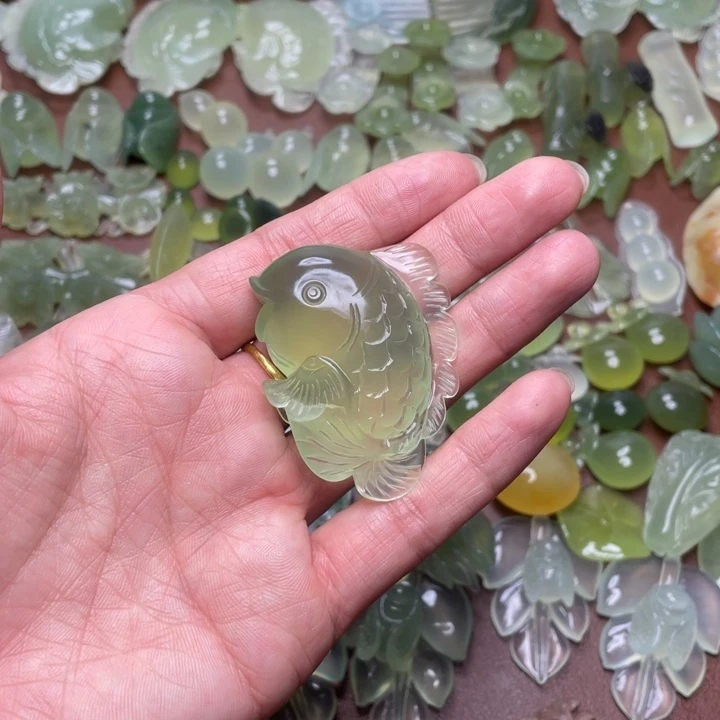 蛇纹石玉合金颈饰