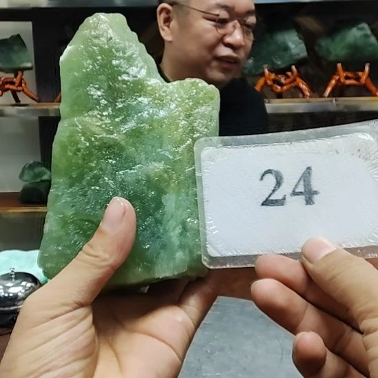 蛇纹石玉未镶嵌原石