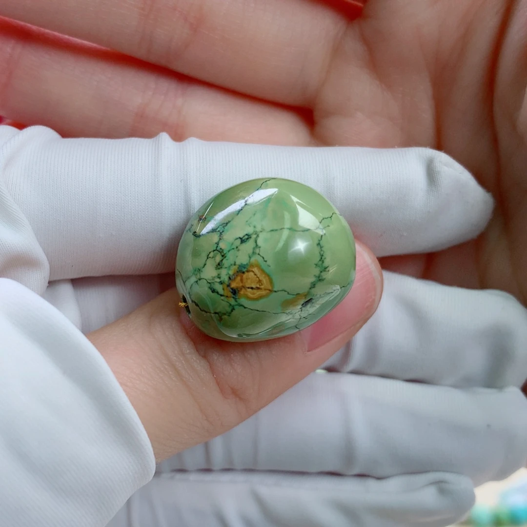 未镶嵌绿松石颈饰