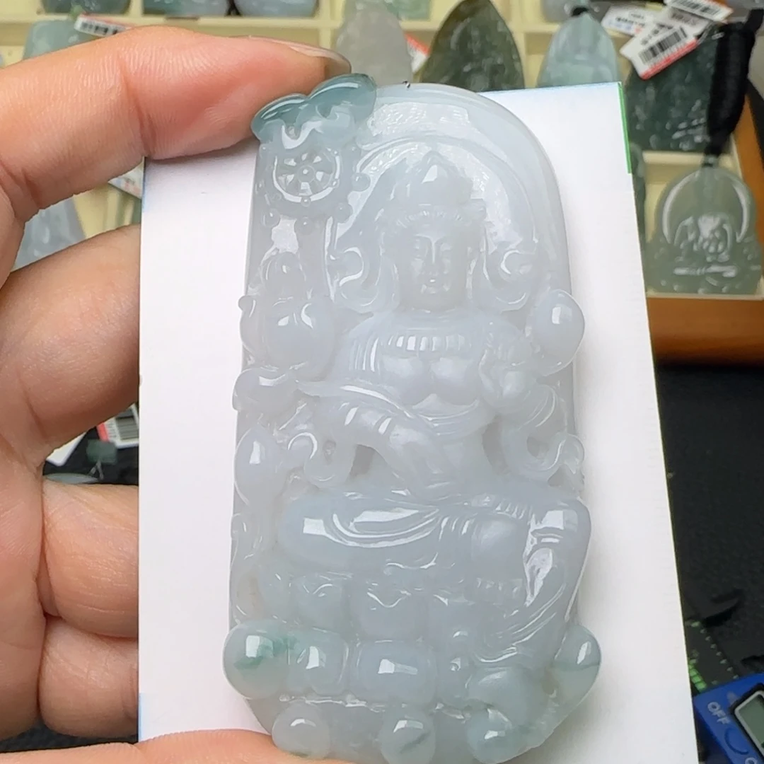 刘***刘翡翠未镶嵌颈饰