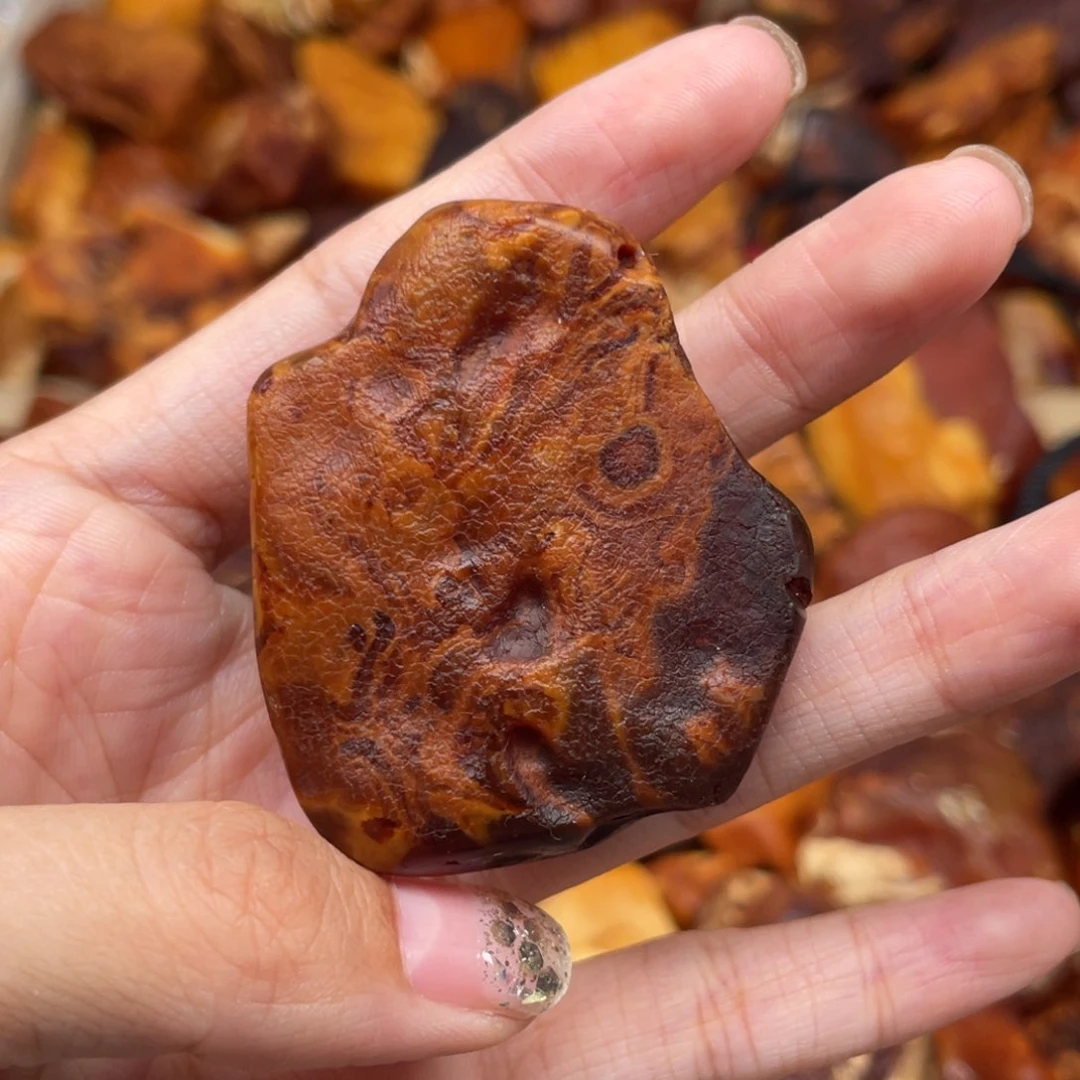 未镶嵌琥珀珠宝奇石