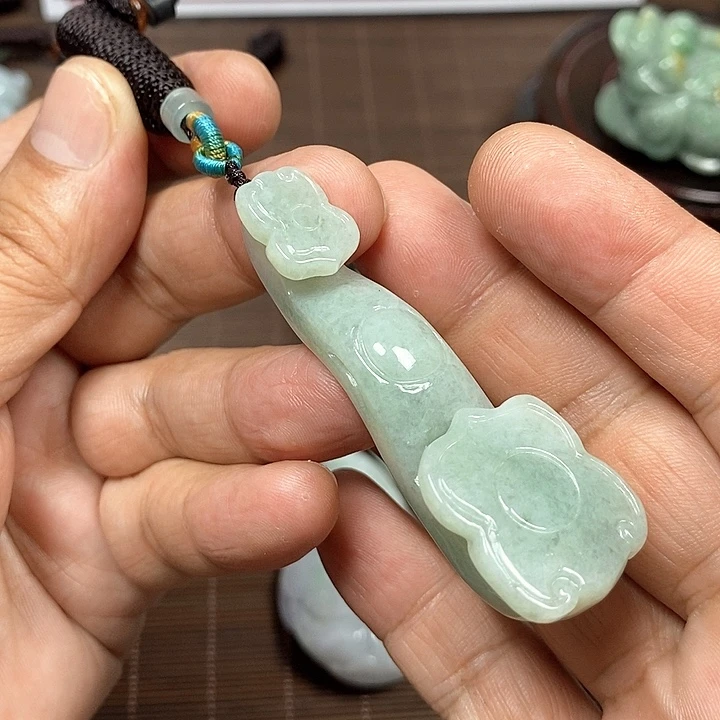 颈饰未镶嵌翡翠天然翡翠玉A货配证书