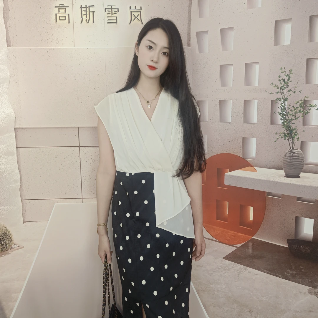 高斯雪岚【夏季新品】纯色复古百搭气质连衣裙24219756