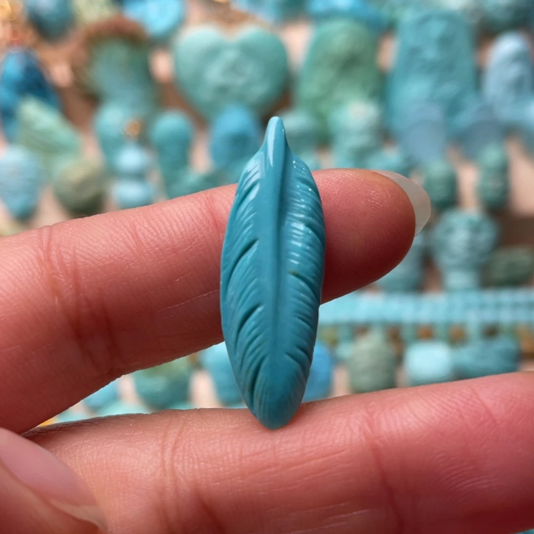 绿松石未镶嵌颈饰