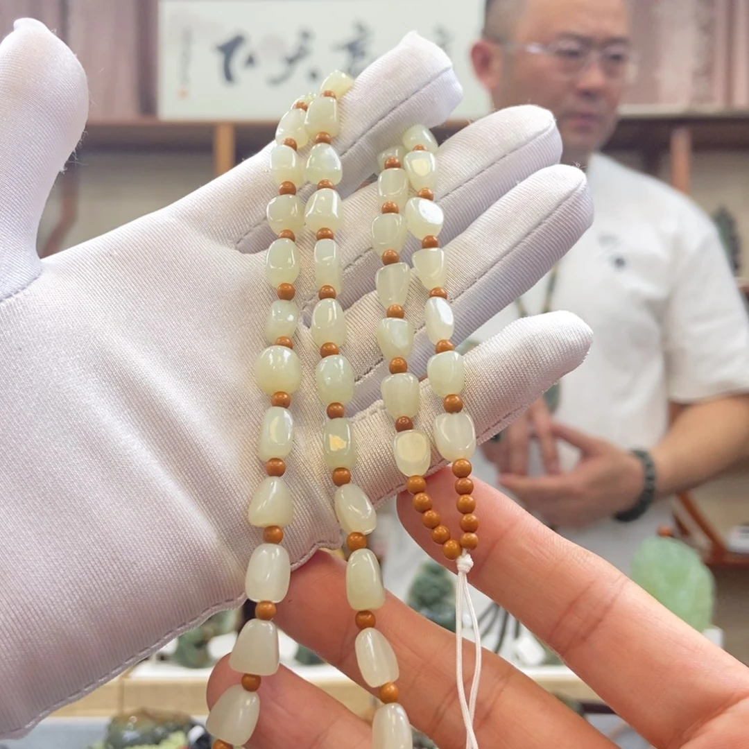 和田玉吊坠未镶嵌佛****）