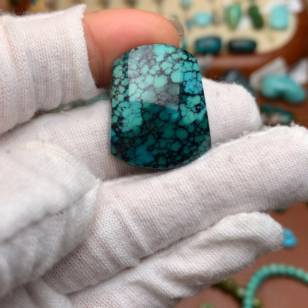 绿松石未镶嵌珠宝奇石