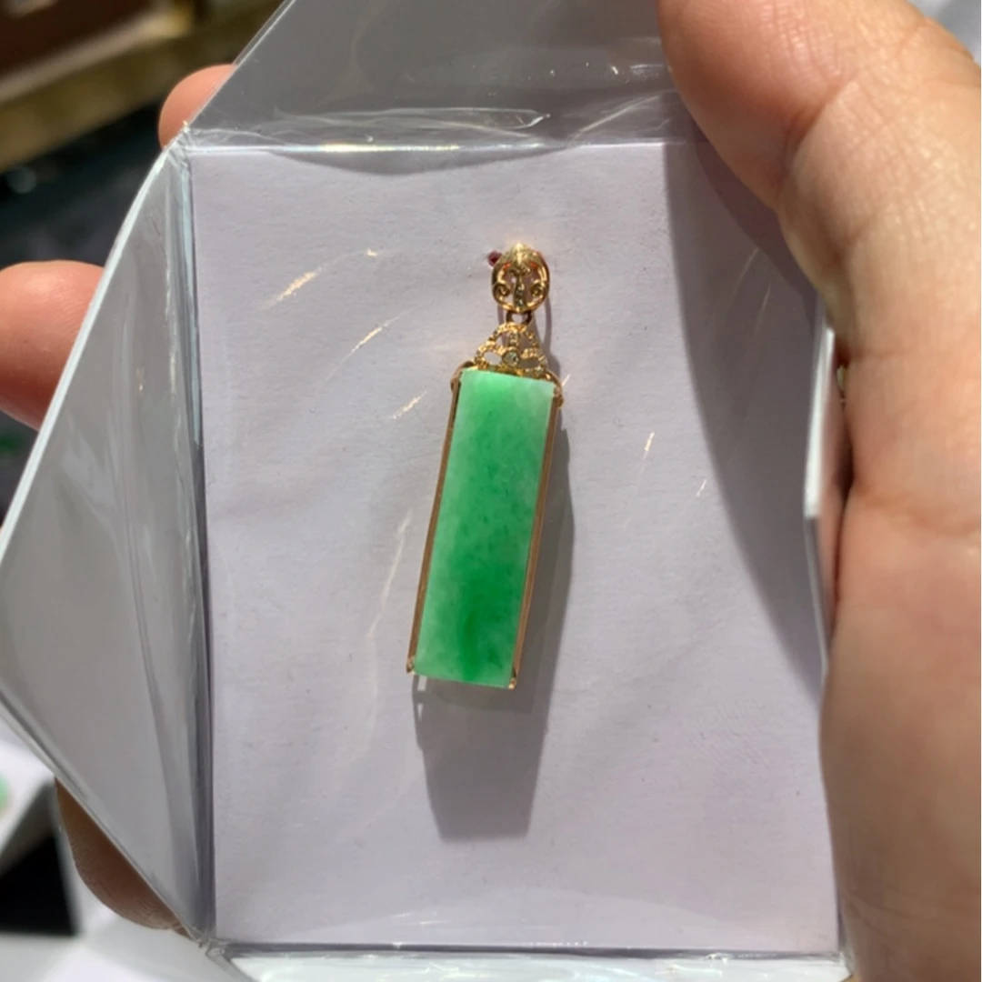 【闪购商品】翡翠颈饰18K金镶嵌翡翠首饰