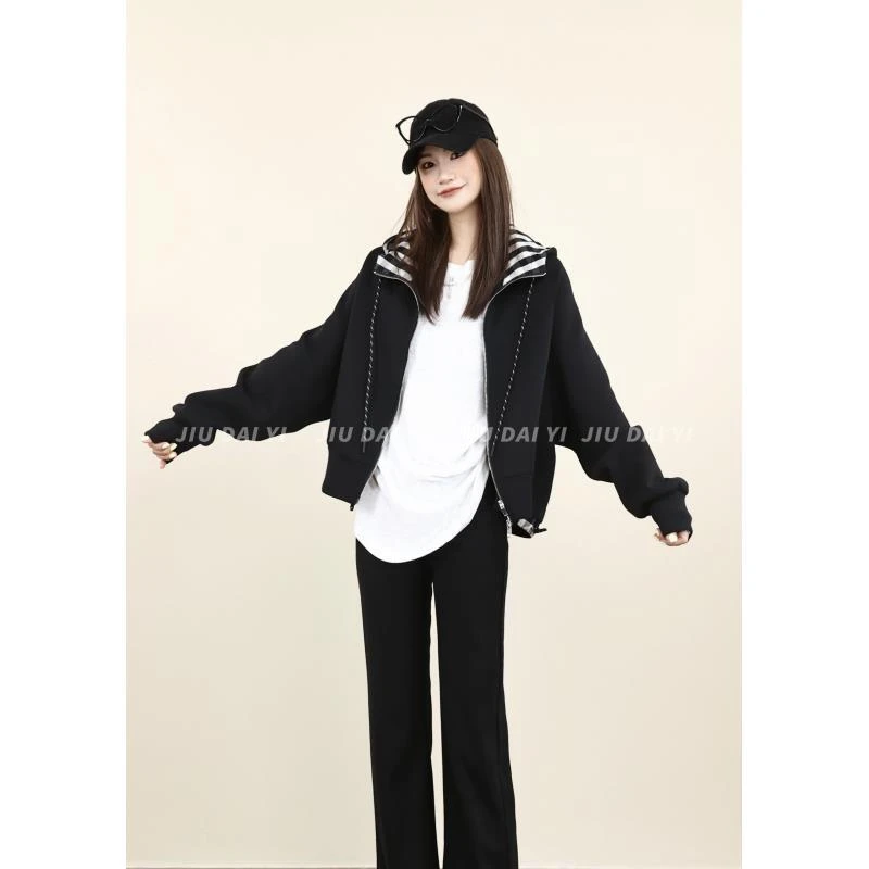 玖黛衣【万能穿搭】秋季穿搭韩版连帽拉链外套WTP44471