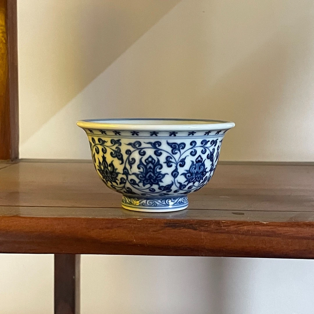 景德镇青花手绘釉下彩青花缠枝莲压手杯高端茶器高温主人杯柴窑