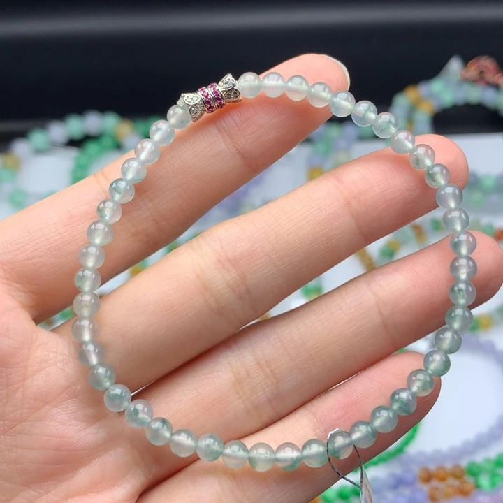翡翠手镯未镶嵌翡翠