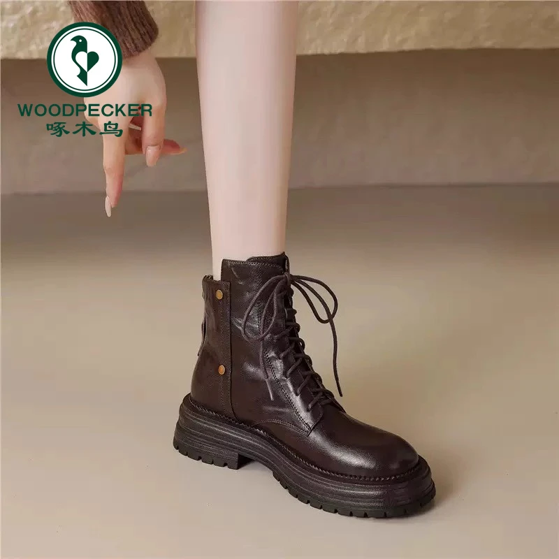 啄木鸟棕色厚底真皮短靴女2025初秋冬新款圆头复古英伦风马丁靴