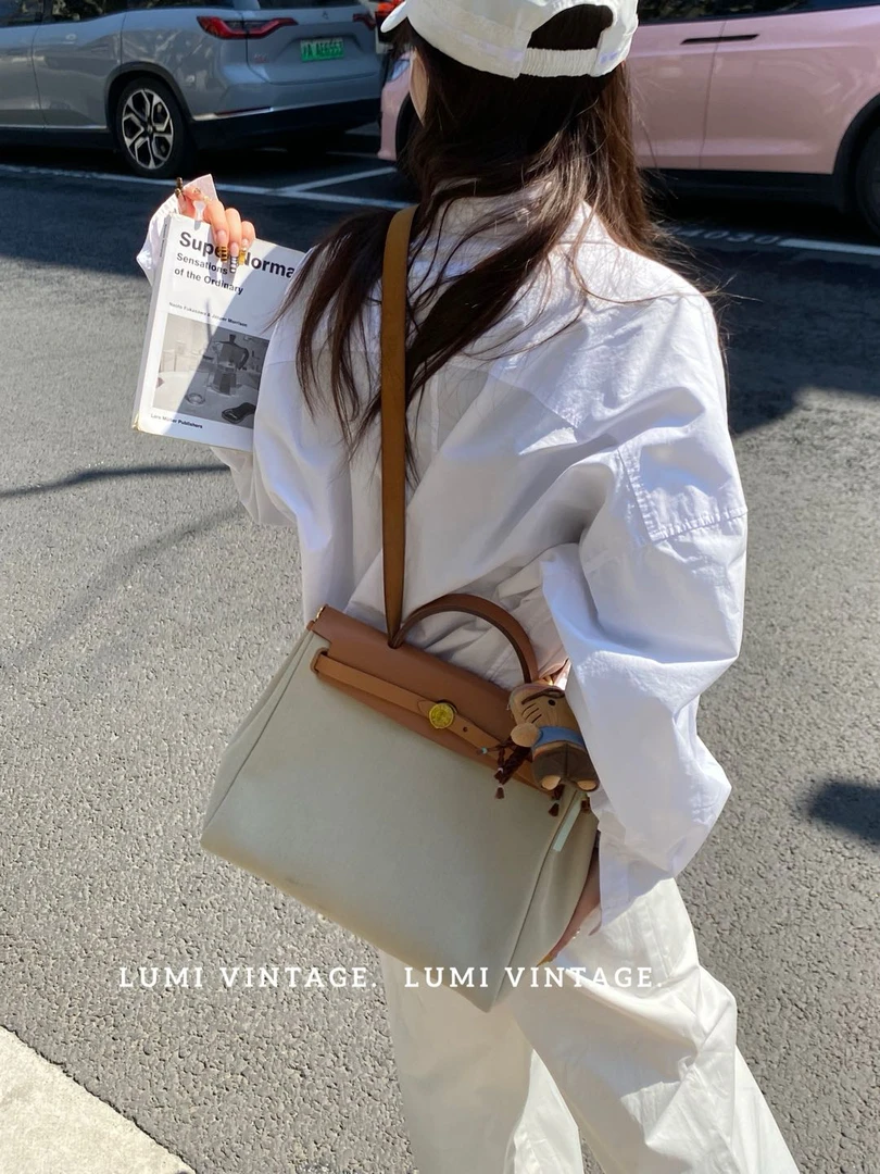 95新 Hermes/爱马仕 冰川白拼棕herbag 31单肩包68734706
