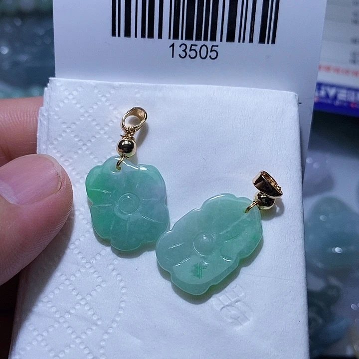 翡翠未镶嵌颈饰天光墟翡翠市场现金代购