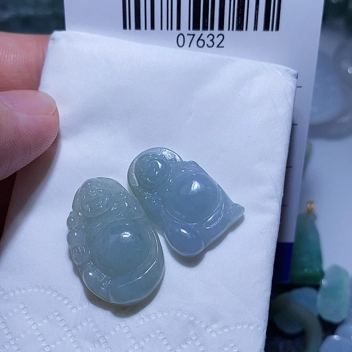 翡翠未镶嵌颈饰天光墟翡翠市场现金代购