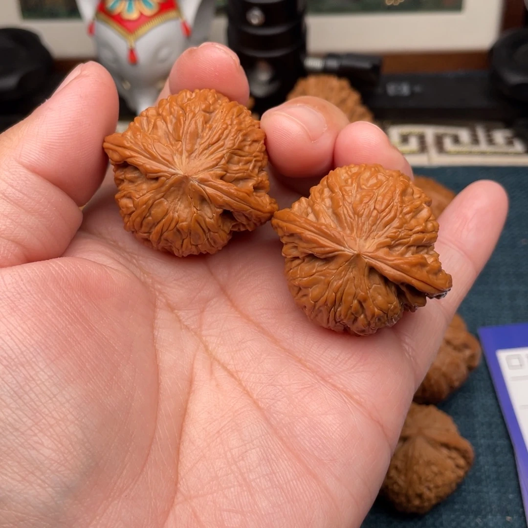 文玩核桃把件全品红皮山地磨39
