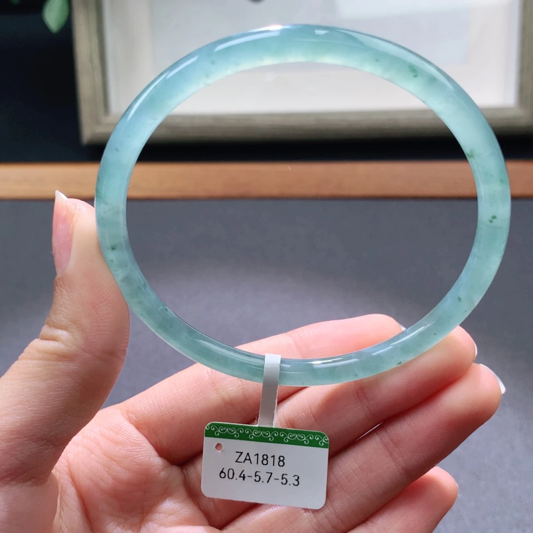 翡翠手镯未镶嵌翡翠手镯叮当镯