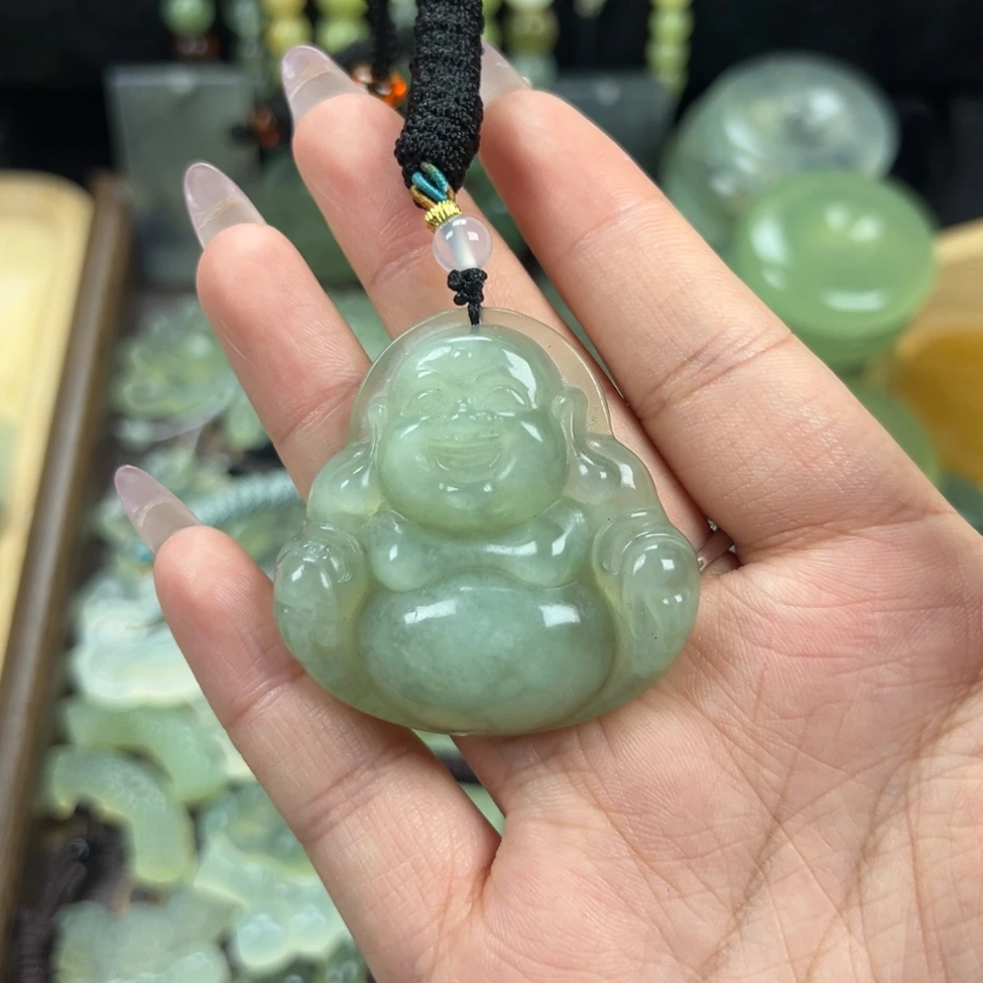 蛇纹石玉未镶嵌颈饰暴风雪大佛公