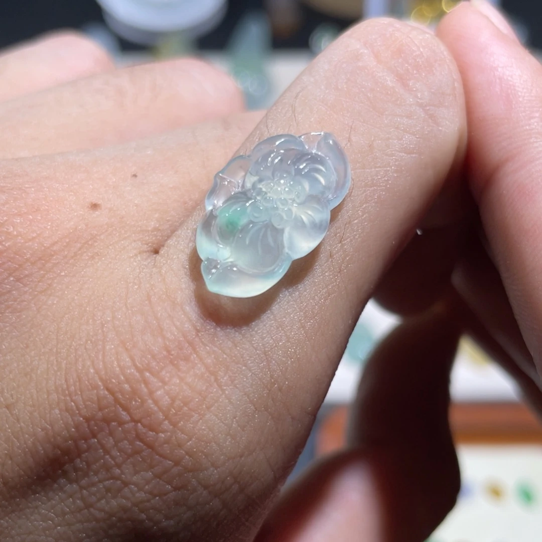 颈饰未镶嵌翡翠莲花