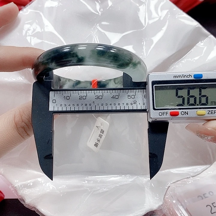 翡翠手镯未镶嵌254              