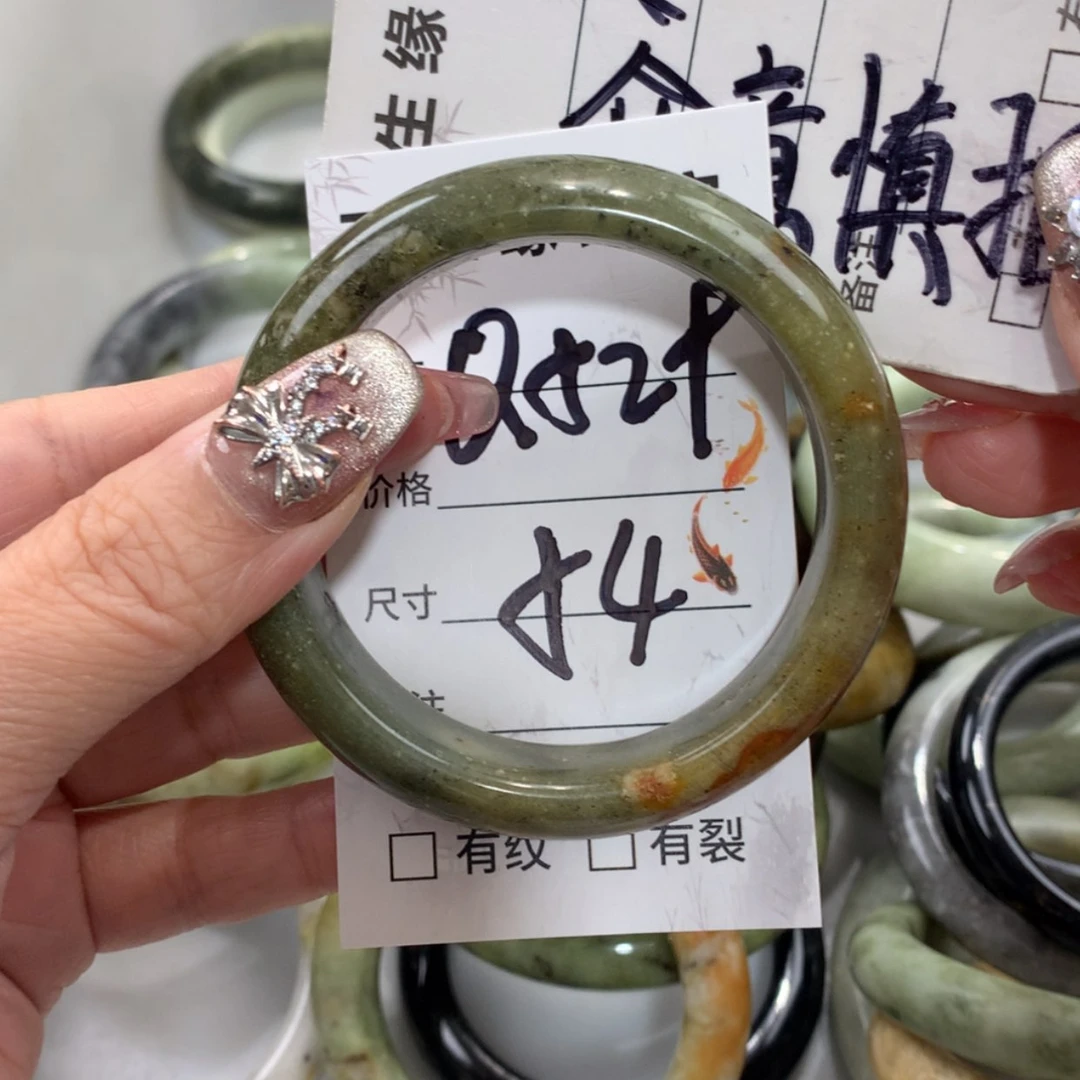 【闪购商品】未镶嵌蛇纹石玉手镯