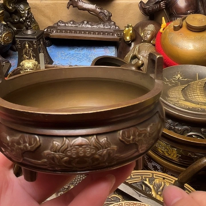 精美铜器批发档口