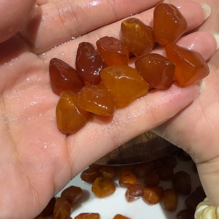 溜***乖定制琥珀未镶嵌蜜蜡