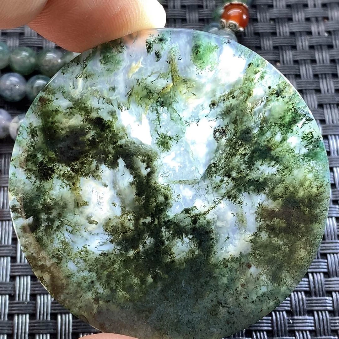 未镶嵌颈饰玛瑙/玉髓M****?