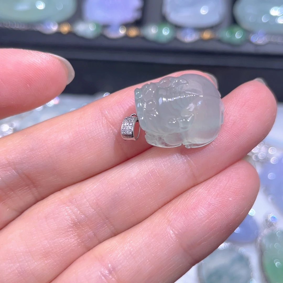 颈饰18K金镶嵌翡翠翡翠