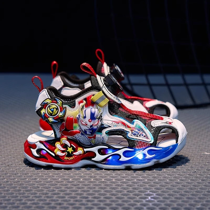 奥特曼包头凉鞋男童2025新款夏季儿童软底赛罗亮灯发光男宝宝鞋子