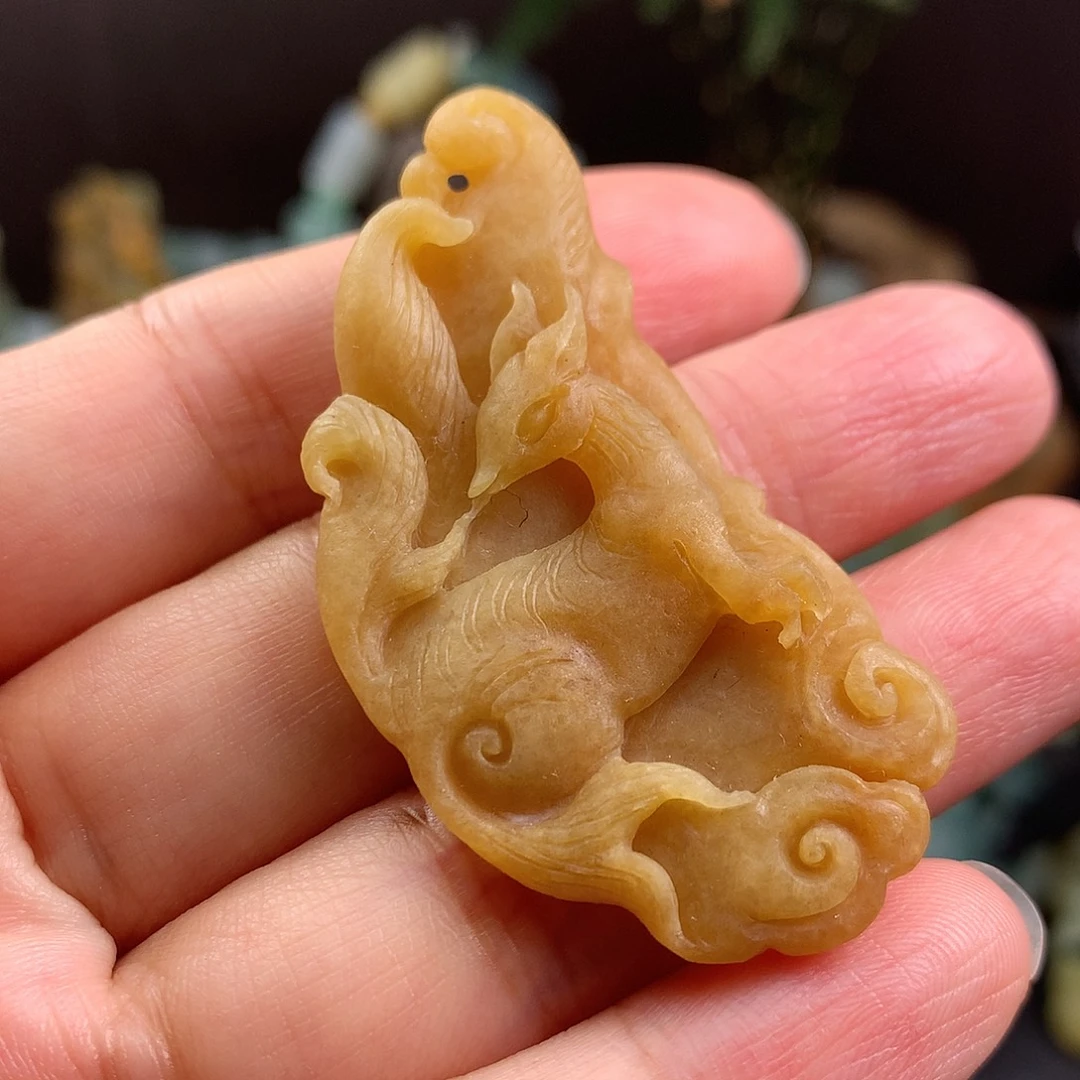定制翡翠未镶嵌九尾狐