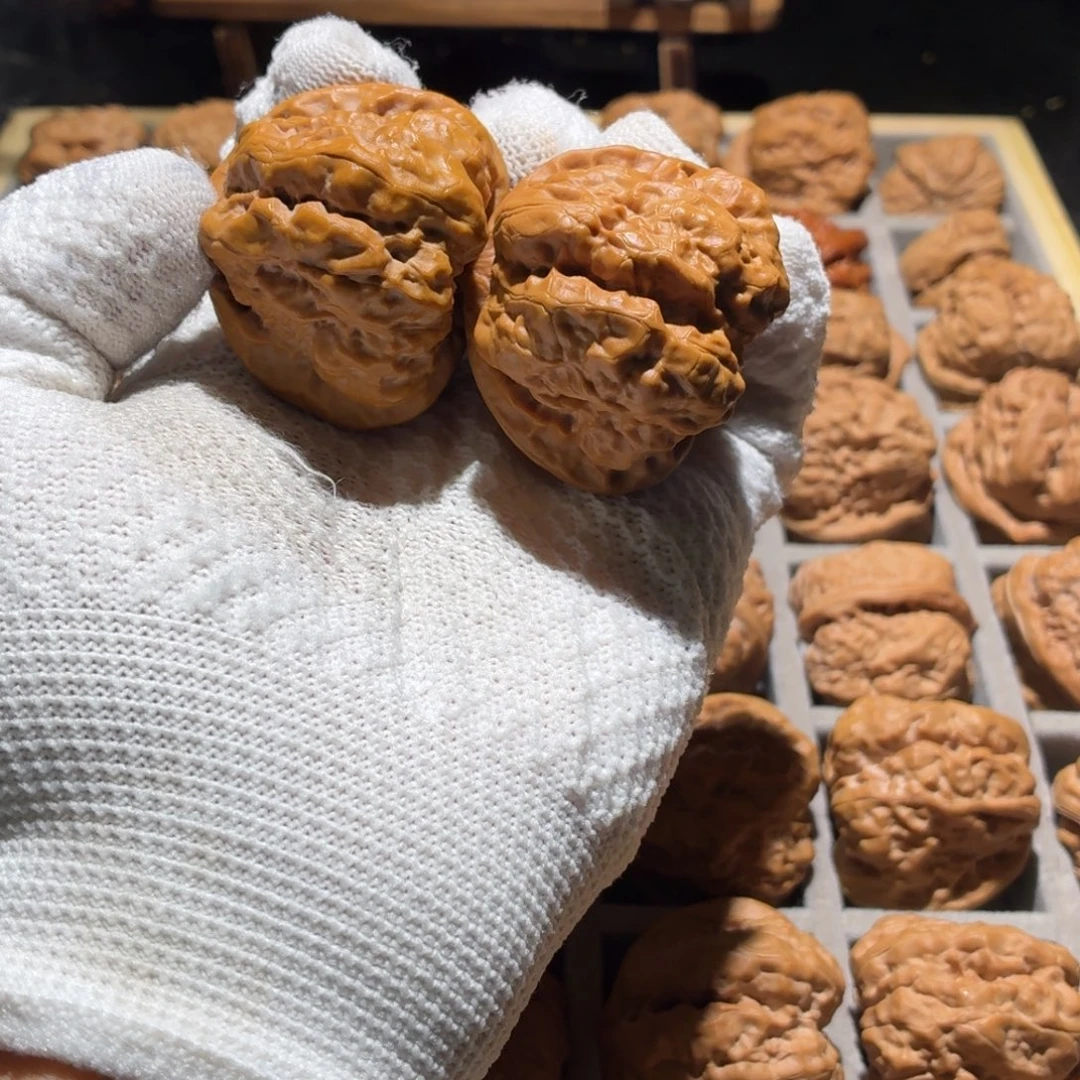 核***弹文玩核桃吊坠山地娃