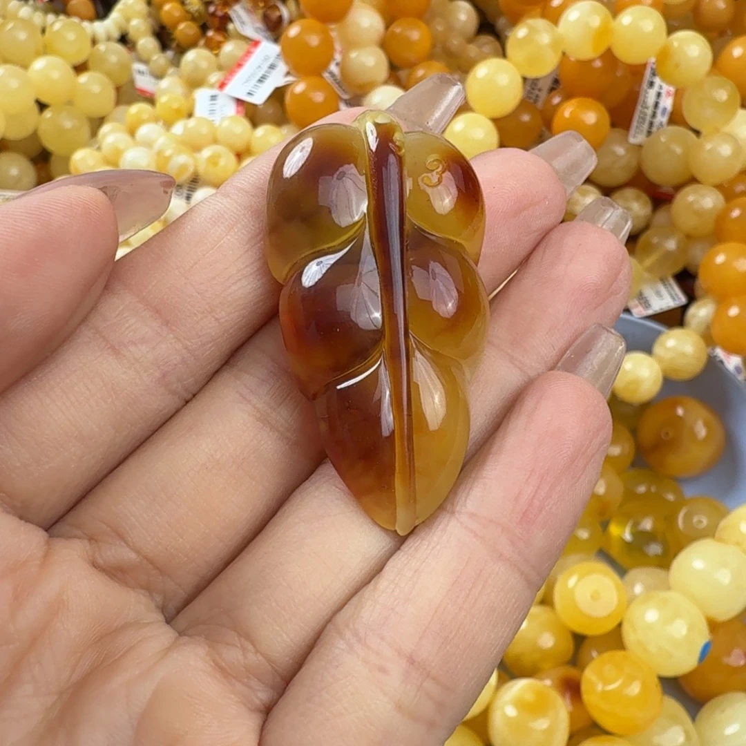 琥珀未镶嵌珠宝奇石