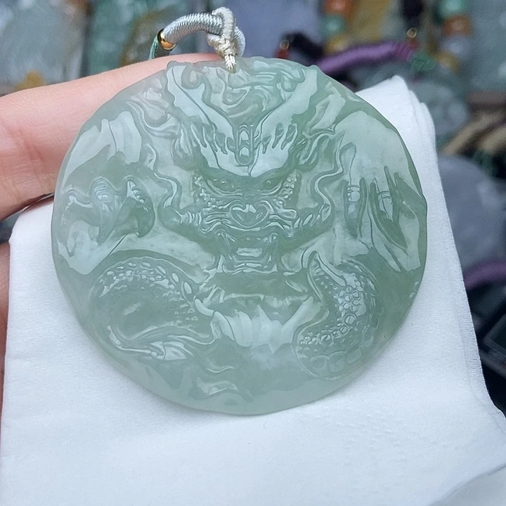 郭***丰翡翠未镶嵌颈饰翡翠