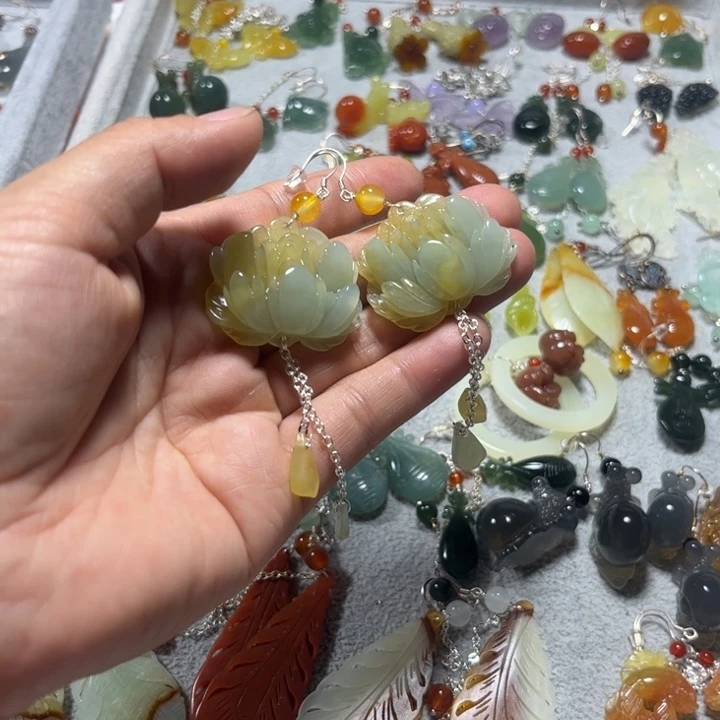 合金蛇纹石玉耳饰