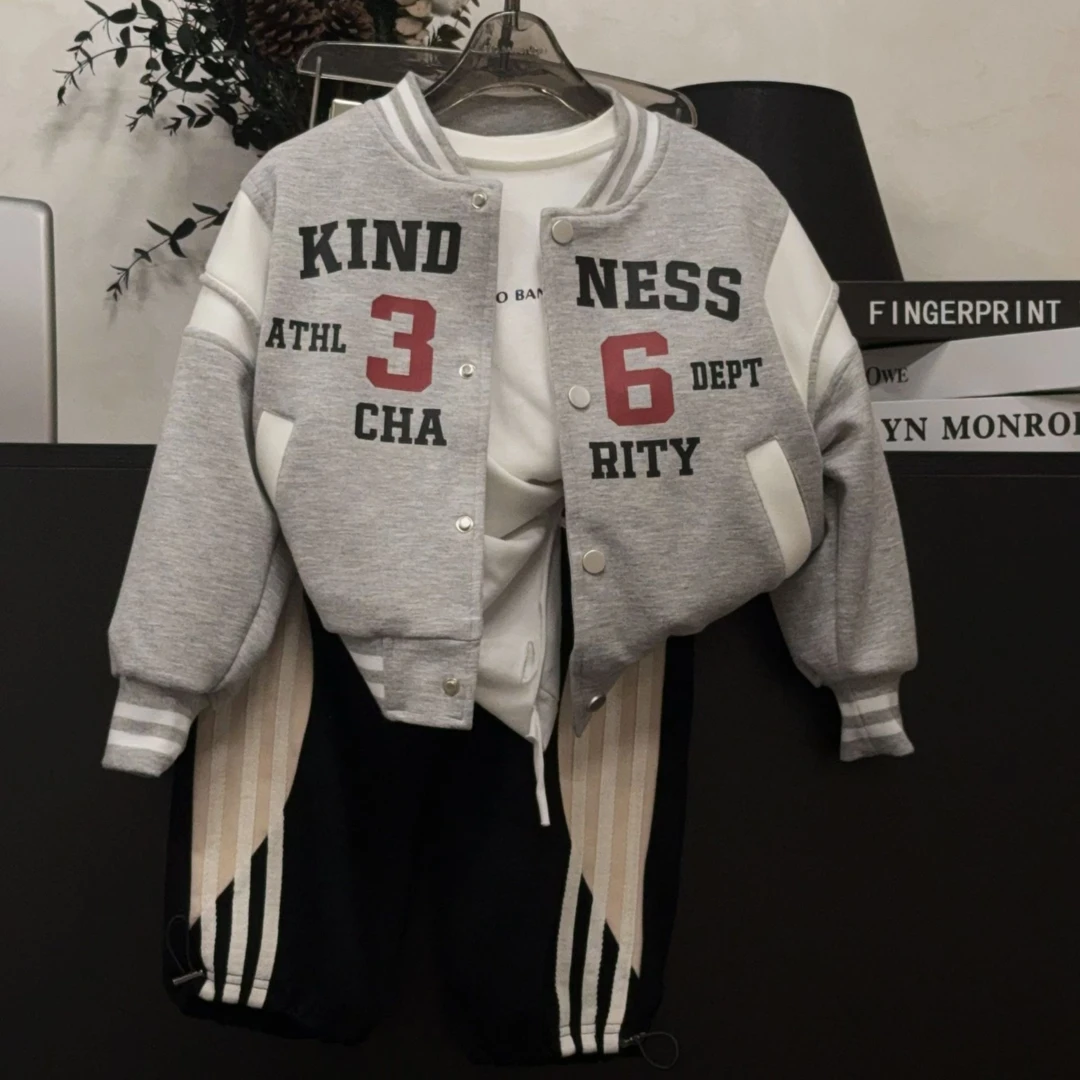 【YO宝贝专属】韩版休闲时尚字母棒球服外套-1004