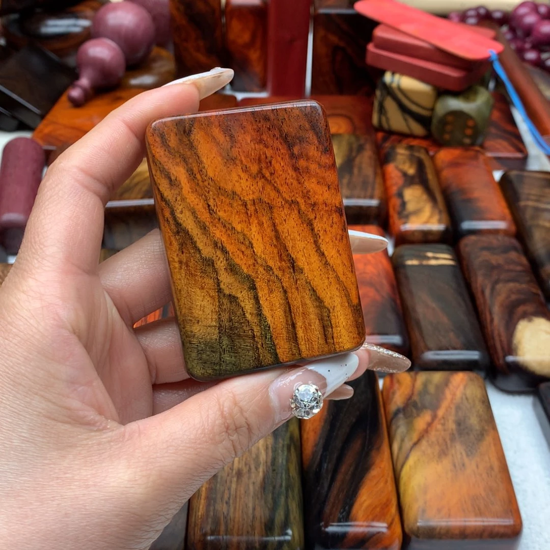 交趾黄檀（大红酸枝）孟*