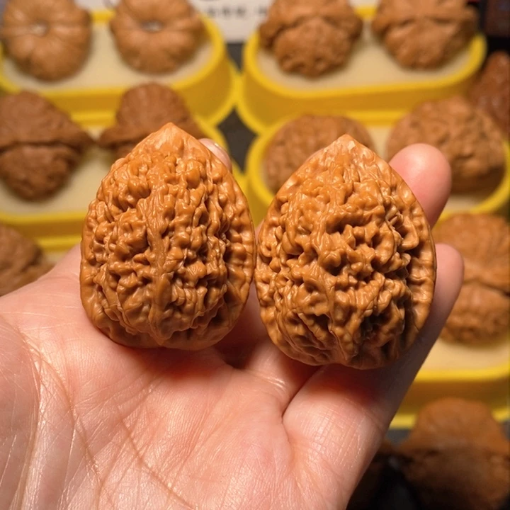 文玩核桃把件蚂蚁王 31 32