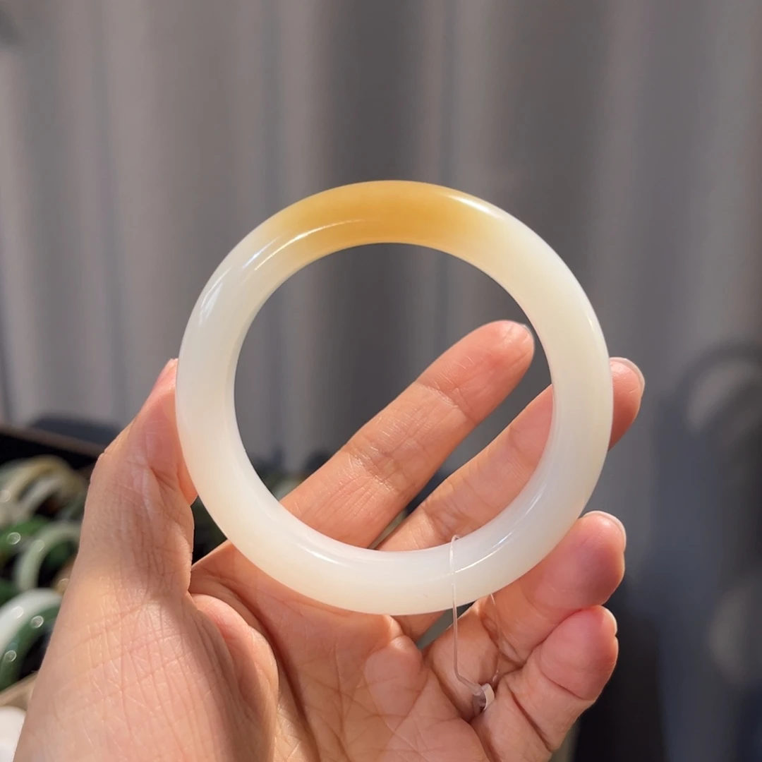 和田玉未镶嵌手镯  「糖白」一级白 包容少