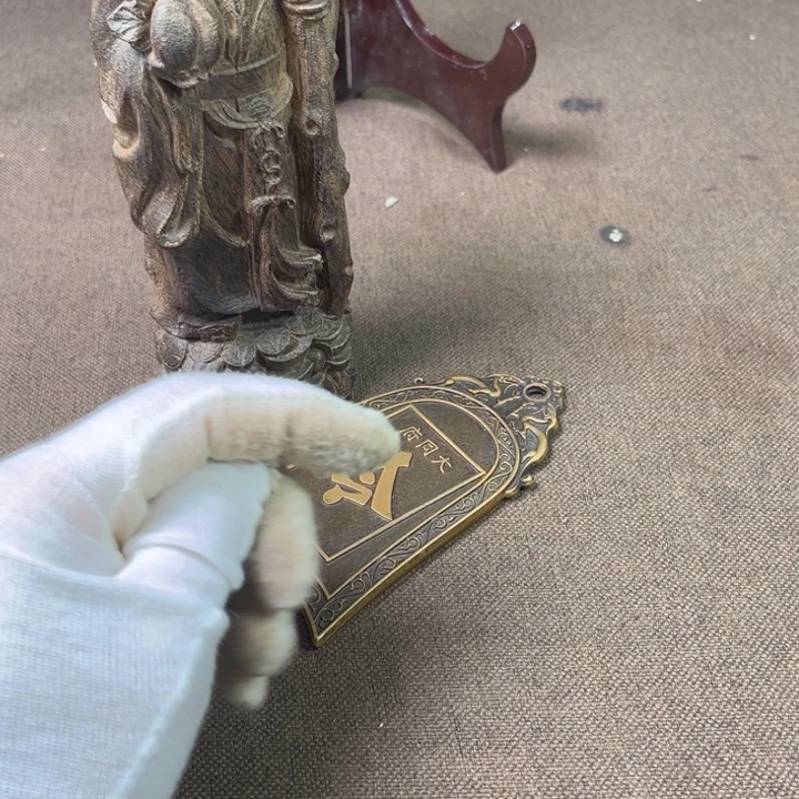 精品摆件工艺品等