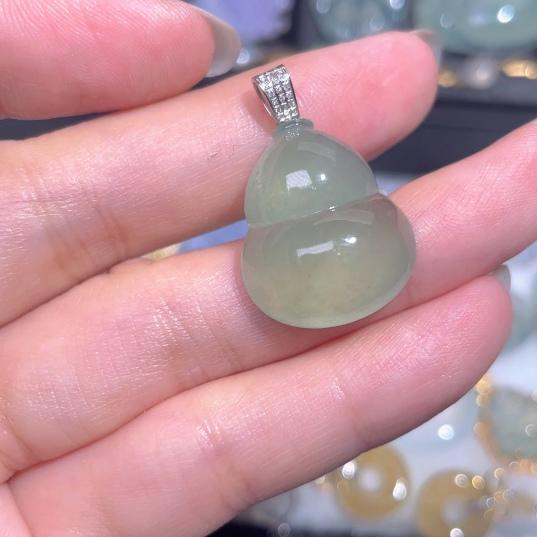 颈饰18K金镶嵌翡翠翡翠