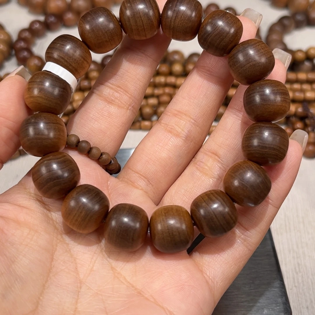 j***。檀香木手串/手链全品1.3✖️1.4，99沉，