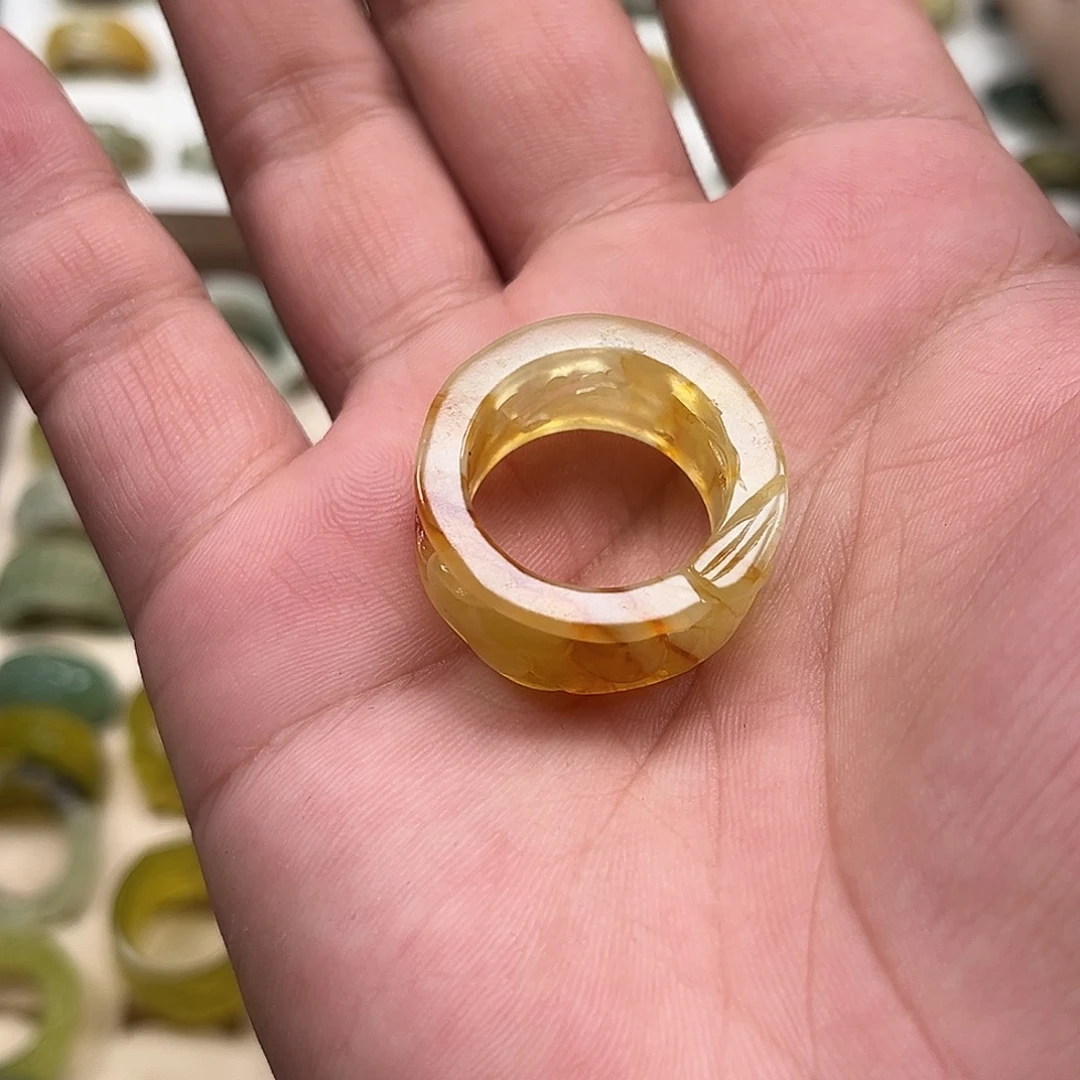 朱***师蛇纹石玉未镶嵌戒指