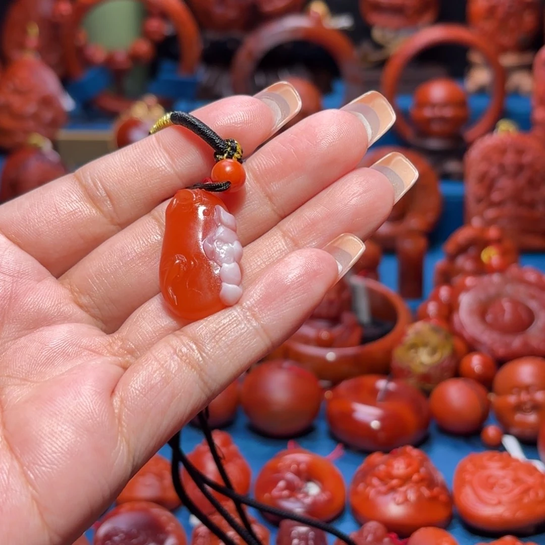 未镶嵌雕刻南红玛瑙