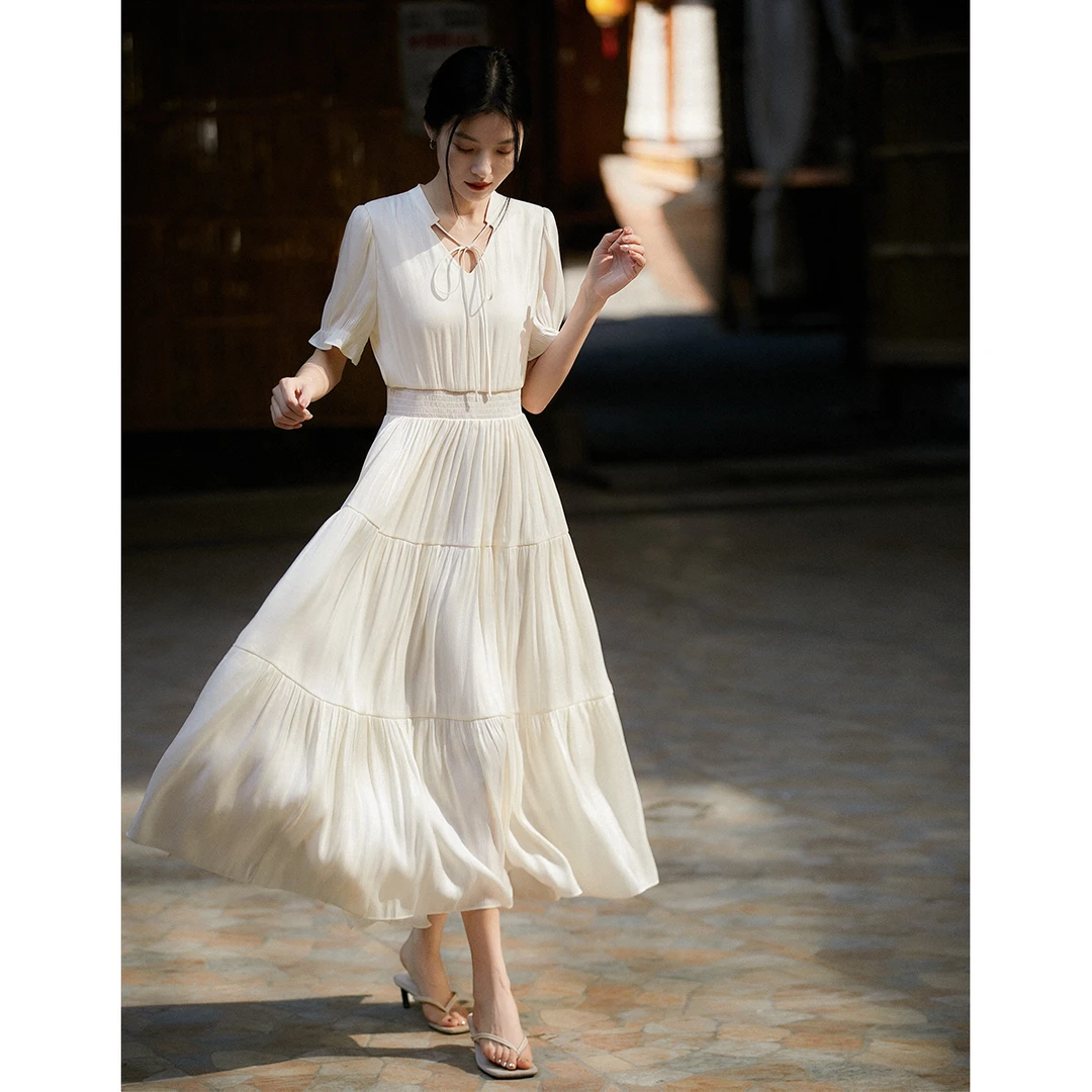 笑涵阁 流光溢彩仙气灯笼袖 收腰拼接裙摆连衣裙QZP684247MG