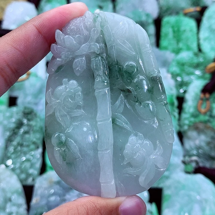 吊坠(不含链)未镶嵌翡翠