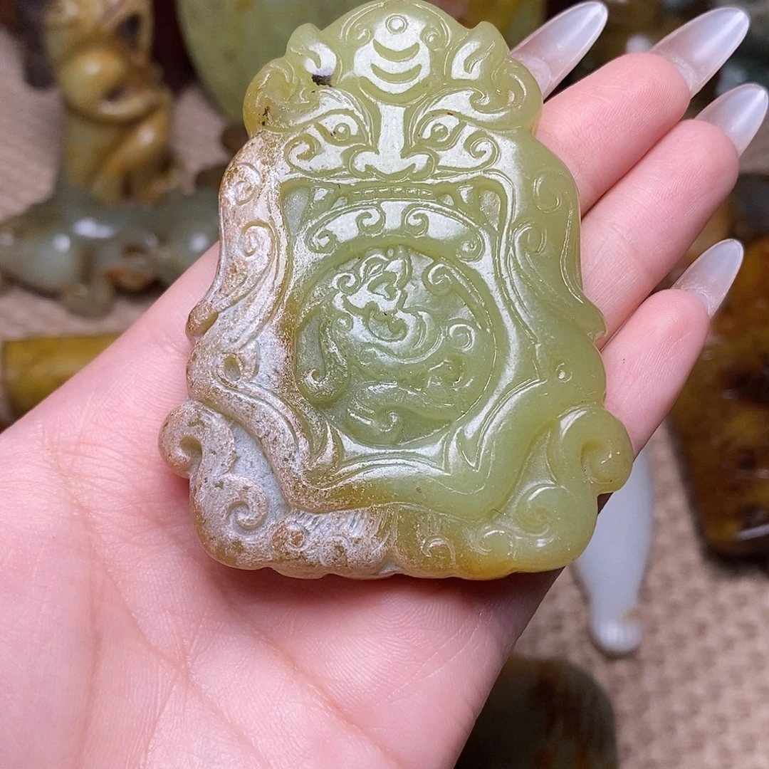 未镶嵌蛇纹石玉颈饰